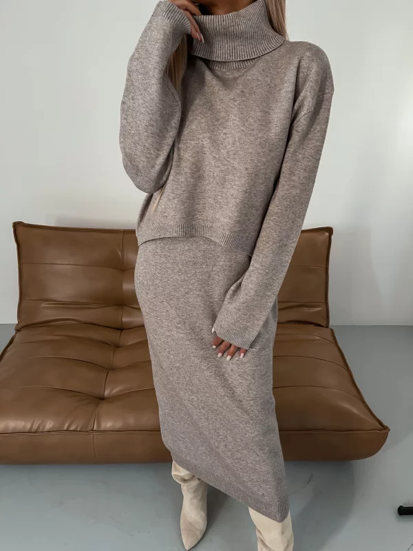 Elegant Knitwear Set